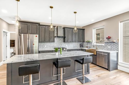 5112 Stanton Ave, Pittsburgh PA  15201-2580 exterior