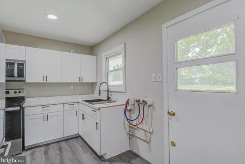 231 President Dr, Dover DE  19901-5223 exterior