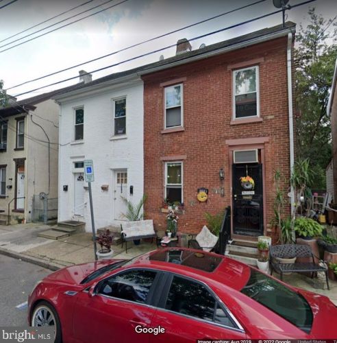 618 Chestnut St, Pottstown, PA 19464-5706