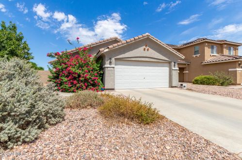 3542 Del Rio Dr, San Tan Valley, AZ 85140-4327