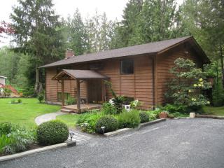 3418 Deer Trails Ln, Samish Island, WA 98232-9576