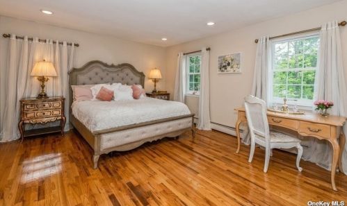 37 Kivy St, Huntington Station NY  11746-2044 exterior