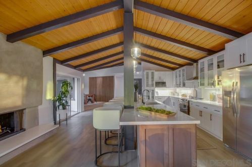 2502 Singing Vista Way, El Cajon CA  92019-2740 exterior