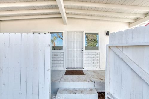 225 Hawes Ave, Fresno, CA 93706-3023