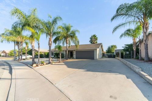 26033 Lancaster Dr, Menifee CA  92586-1932 exterior