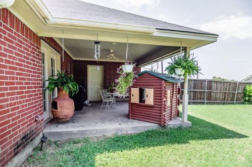 1304 Cooke St, Nocona, TX 76255-1000