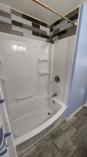 12 Spencer Ave, Salem NH  03079-4213 exterior