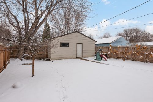 939 Bayard Ave, Saint Paul MN 55102-4003 exterior