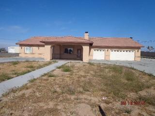10471 9th Ave, Hesperia, CA 92345-2625