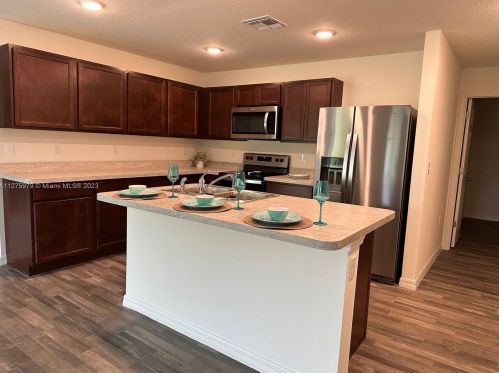 2534 Floresta Dr, Fort Pierce FL  34984-5222 exterior
