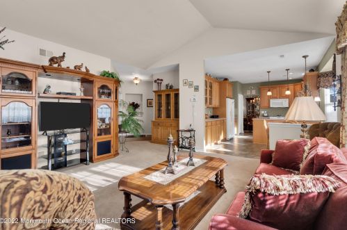 88 Enclave Blvd, Lakewood NJ  08701-5783 exterior