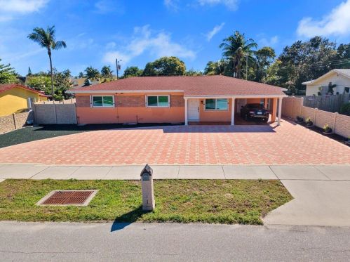 214 3rd Ave, Boynton Beach FL  33435-4527 exterior
