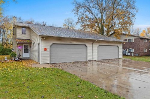 2041 Hilltop Dr, Green Bay, WI 54313-9320