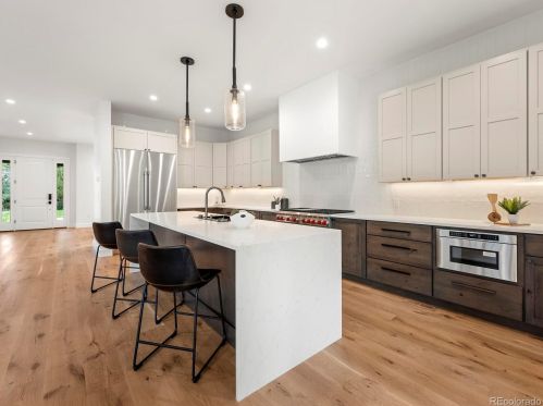 1060 Steele St, Denver CO  80206-3420 exterior