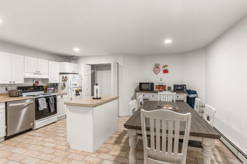 55 Chestnut St, Mount Sinai NY  11766-2326 exterior