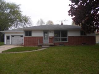 626 Lemira Ave, Waukesha, WI 53188-3006