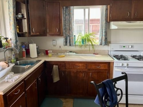 3205 Walnut St, Mckeesport PA  15132-7164 exterior