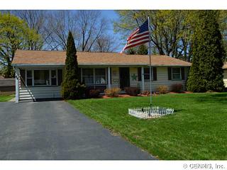 49 Stonehill Dr, Rochester, NY 14615-1435