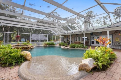 561 20th Ave, Naples FL  34120-3372 exterior