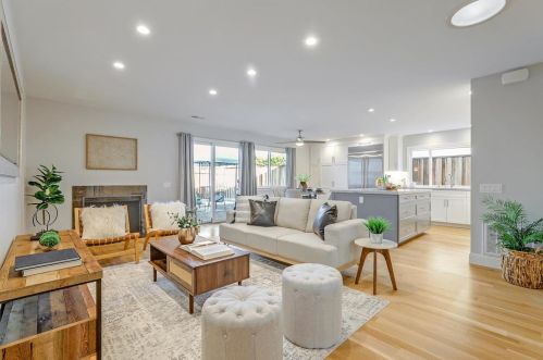 521 Curie Dr, San Jose, CA 95123-4912