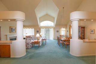 390 Linda Dr, Hollister, CA 95023-6646
