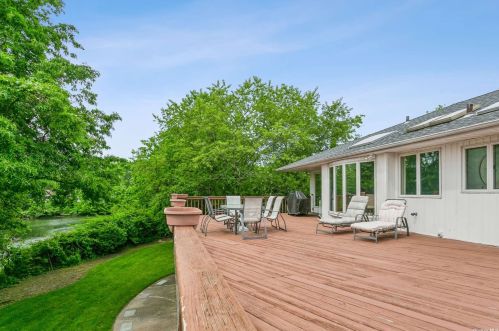 1089 Fordham Ln, Woodsburgh NY  11598-1015 exterior