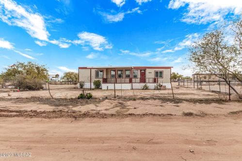 8555 Marstellar Rd, Tucson, AZ 85736-1969