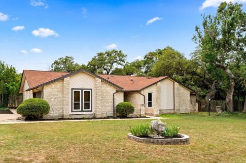 307 Live Oak Dr, Creedmoor, TX 78610-9287