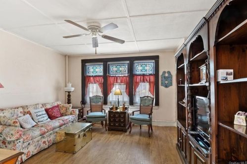 1357 Gillespie Ave, Bronx, NY 10461-6012