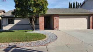 9260 Solana Dr, Gilroy, CA 95020-7460