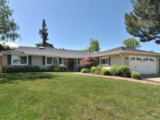 1573 Bedford Ave, Sunnyvale, CA 94087-3922