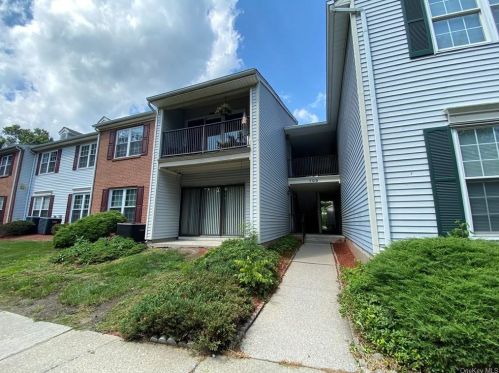 109 Cartwheel Ct, Washingtonville NY  10992-2218 exterior