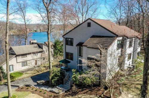9 1st Ln, Ridgefield, CT 06877-1701