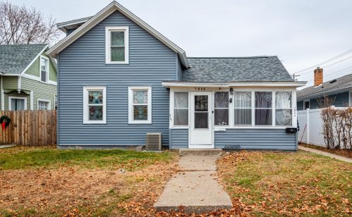 1804 Wood St, La Crosse, WI 54603-2108