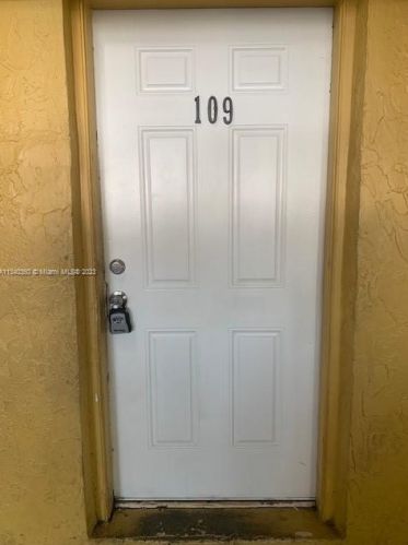 5100 41st St, Hollywood FL  33023-6948 exterior