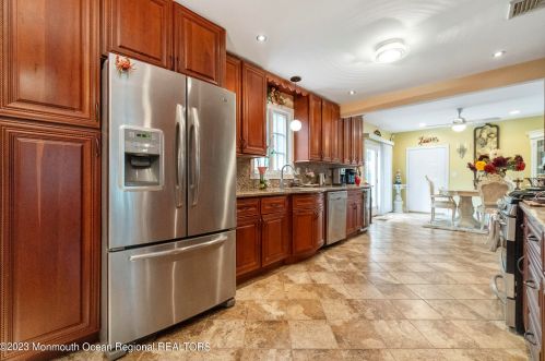 40 Wilson Ave, Morganville NJ  07751-9786 exterior