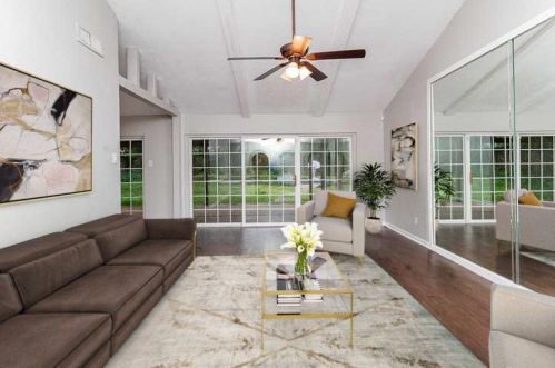 808 Rockwall Dr, Euless, TX 76039-7425