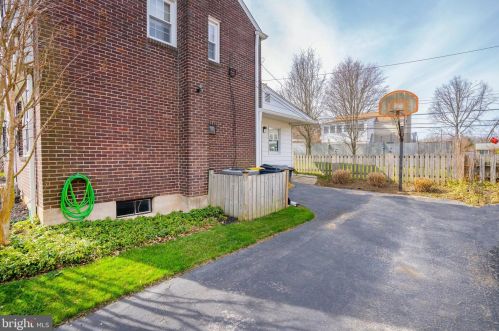 225 Pinehurst Rd, Wilmington, DE 19803-3125