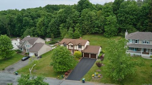 81 Jefferson St, Highland Mills NY  10930-2724 exterior