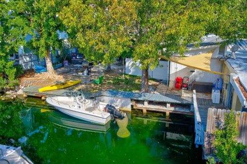6 Avenue, Key Largo, FL 33037-2610