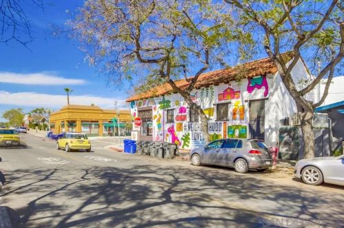 3082 Juniper St, San Diego CA 92104-5624 exterior