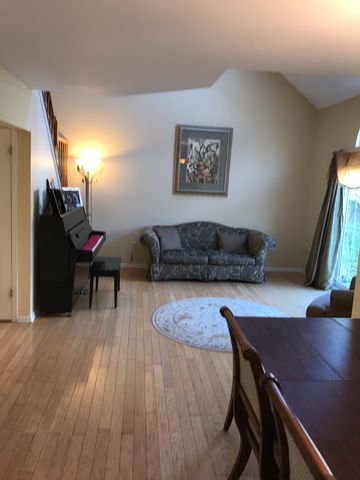 3103 Freemans Ln, Southampton, PA 18966-2674