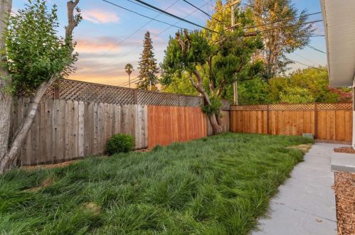 330 Anna Ave, Mountain View CA  94043-4104 exterior
