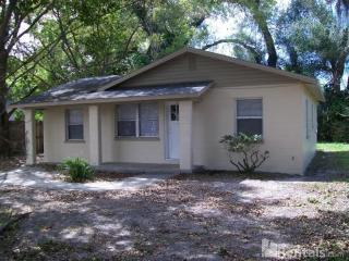509 Norfolk Cir, Lakeland FL  33801-6041 exterior