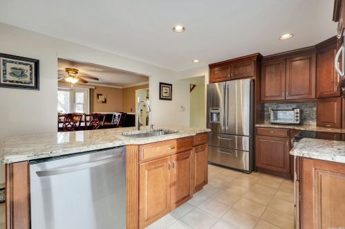 4 Rustic Gate, Panamoka NY  11961-2125 exterior