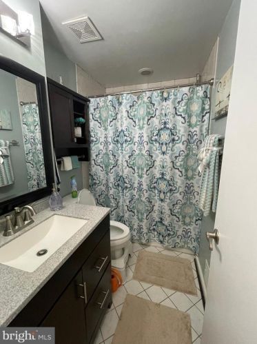 5616 Roundtree Dr, Woodbridge VA  22193-3707 exterior