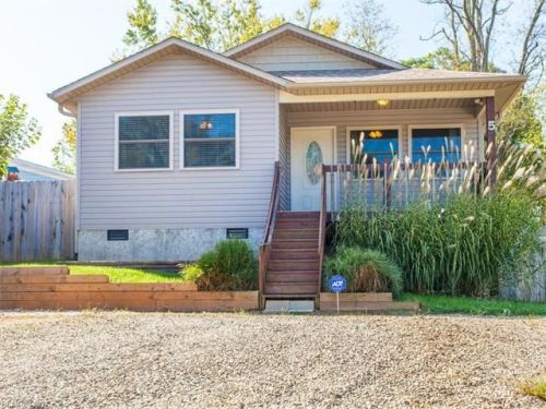 5 Honeysuckle Ln, Asheville, NC 28806-9602