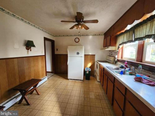 3706 Humpton Rd, Downingtown PA  19335-2126 exterior