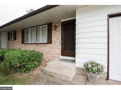 1902 Manor Ln, Hastings, MN 55033-3320