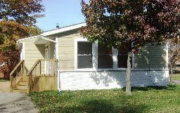 2361 Lynnwood Dr, Cuyahoga Falls OH  44224-2741 exterior